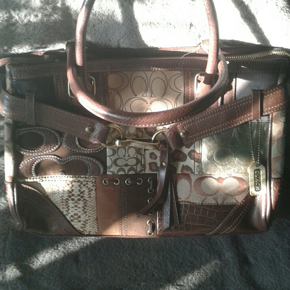 Beautiful patch print Coach purse
